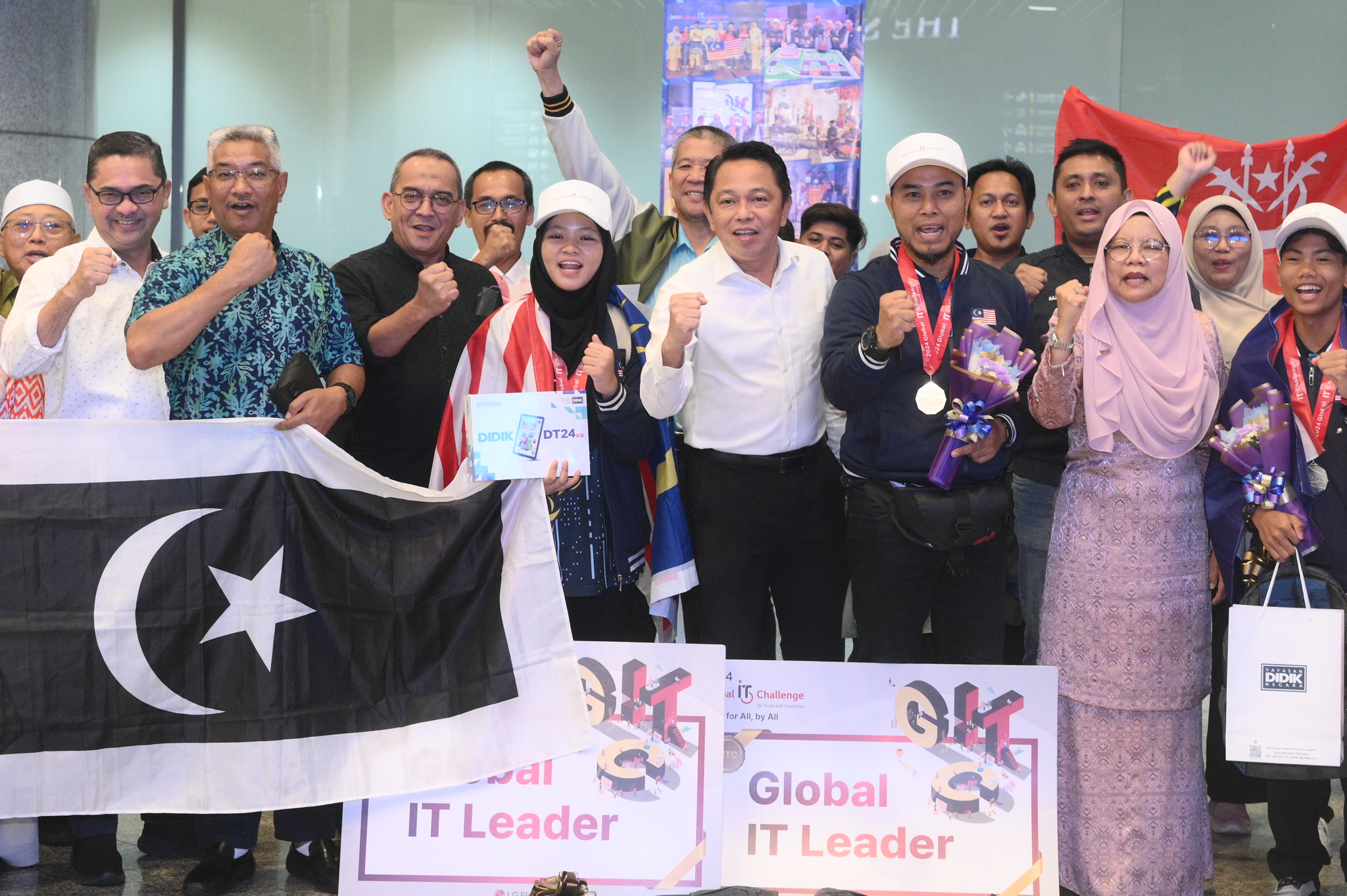 Read more about the article Sumbangan Peranti DidikTab kepada 5 Kontinjen Negara Meraih 7 Pingat di Global IT Challenge for Youth with Disabilities (GITC) 2024