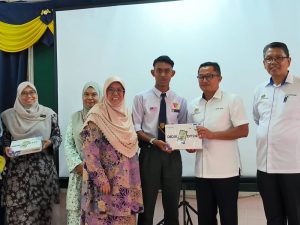 Read more about the article Majlis Penyerahan Peranti DIDIK (DT24) Wakalah Zakat Kementerian Pendidikan (KPM)